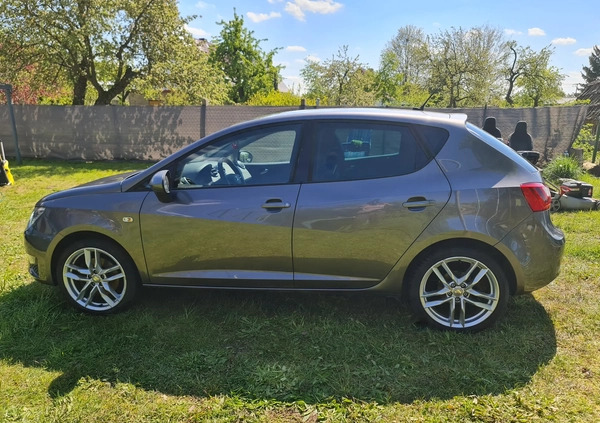 Seat Ibiza cena 39900 przebieg: 91000, rok produkcji 2017 z Szczecin małe 79